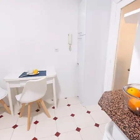 Sobre Picos - Piso Amplio Con Vistas Y Wifi En Oviedo